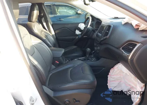 2021 Jeep Cherokee Latitude Lux 4X4 from USA, damaged, VIN 1C4PJMMX8MD124395